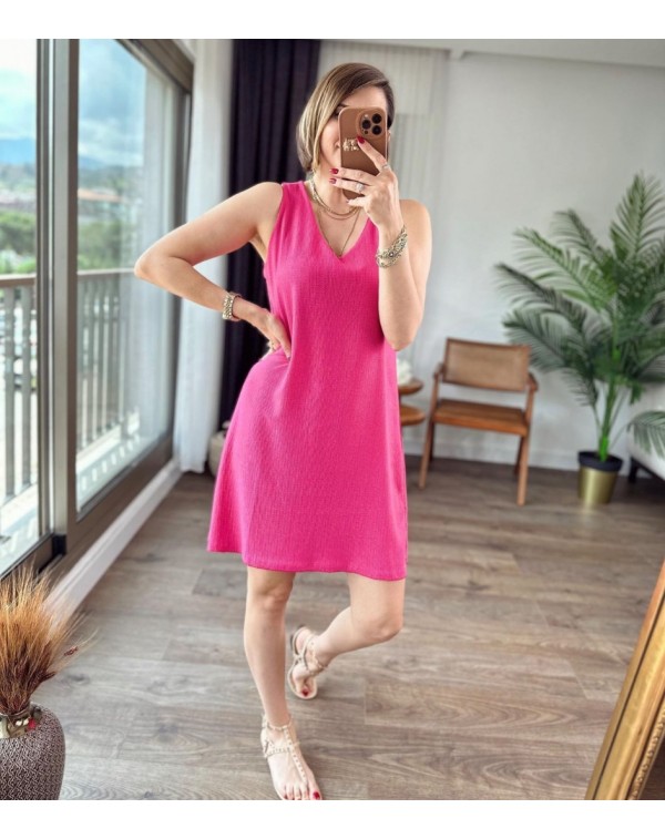 PEMBE V YAKA KRİNKIL KUMAŞ ELBİSE