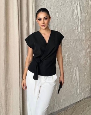 MARKA MODEL KRUVAZE BLUZ SİYAH  MARKA MODEL KRUVAZE BLUZ SİYAH