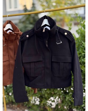 ÖNDEN FERMUARLI KISA SİYAH KAŞE KABAN