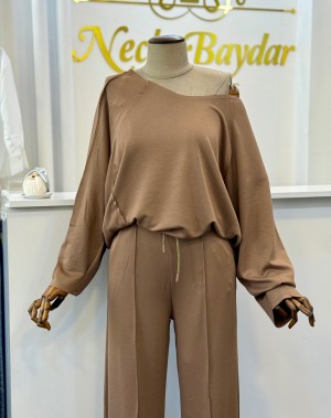 Modal Kumaş Kayık Yaka İkili Takım Kahverengi Modal Kumaş Kayık Yaka İkili Takım Kahverengi