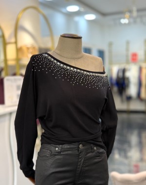 Kayık Yaka Taş İşleme Lüx Kalite Siyah Bluz Kayık Yaka Taş İşleme Lüx Kalite Siyah Bluz