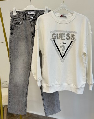 Üç İplik Şardonsuz Taşlı Sweatshirt Beyaz Üç İplik Şardonsuz Taşlı Sweatshirt Beyaz