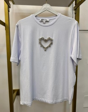 Kalp Desenli Taşlı Beyaz Tshirt Kalp Desenli Taşlı Beyaz Tshirt