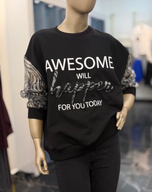 Kolları Tül Detaylı Yazılı  Tasarım Sweatshirt  Kolları Tül Detaylı Yazılı  Tasarım Sweatshirt