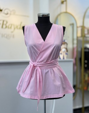 Kruvaze Yaka Kuşaklı Poplin Bluz Pembe  Kruvaze Yaka Kuşaklı Poplin Bluz Pembe