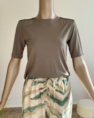 Omuz Detaylı Modal Kumaş Haki Renk Tshirt 