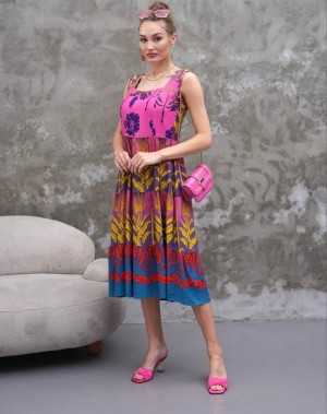 Pembe Desenli Viskon Kumaş Kare Yaka Elbise 