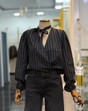 Premium Seri Boyundan Bağlama Detaylı Kruvaze Bluz Siyah 