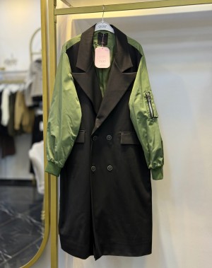 Sırt Yeşil Paraşüt Detaylı Trençkot Siyah 