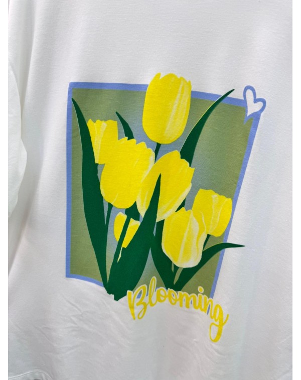 Sarı Çiçek Detaylı Beyaz Tshirt
