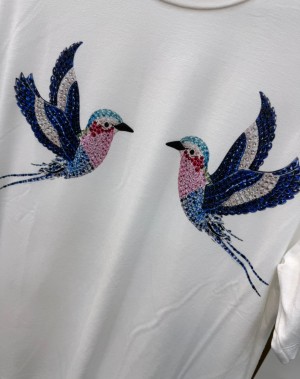 Mavi Kuş Desenli Taşlı Tshirt Mavi Kuş Desenli Taşlı Tshirt