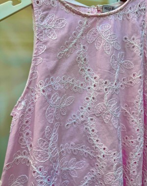 Nakışlı Delikli Pembe Kolsuz Tshirt Nakışlı Delikli Pembe Kolsuz Tshirt