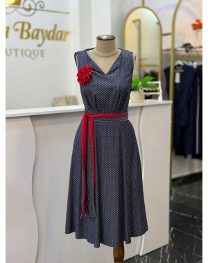 Premium Seri Puantiyeli Kuşaklı Broşlu Lacivert Elbise Premium Seri Puantiyeli Kuşaklı Broşlu Lacivert Elbise